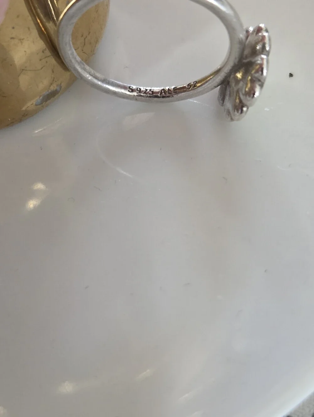 Pandora Sterling Silver Floral Ring with Cream Enamel Size 6 /52 * See Details